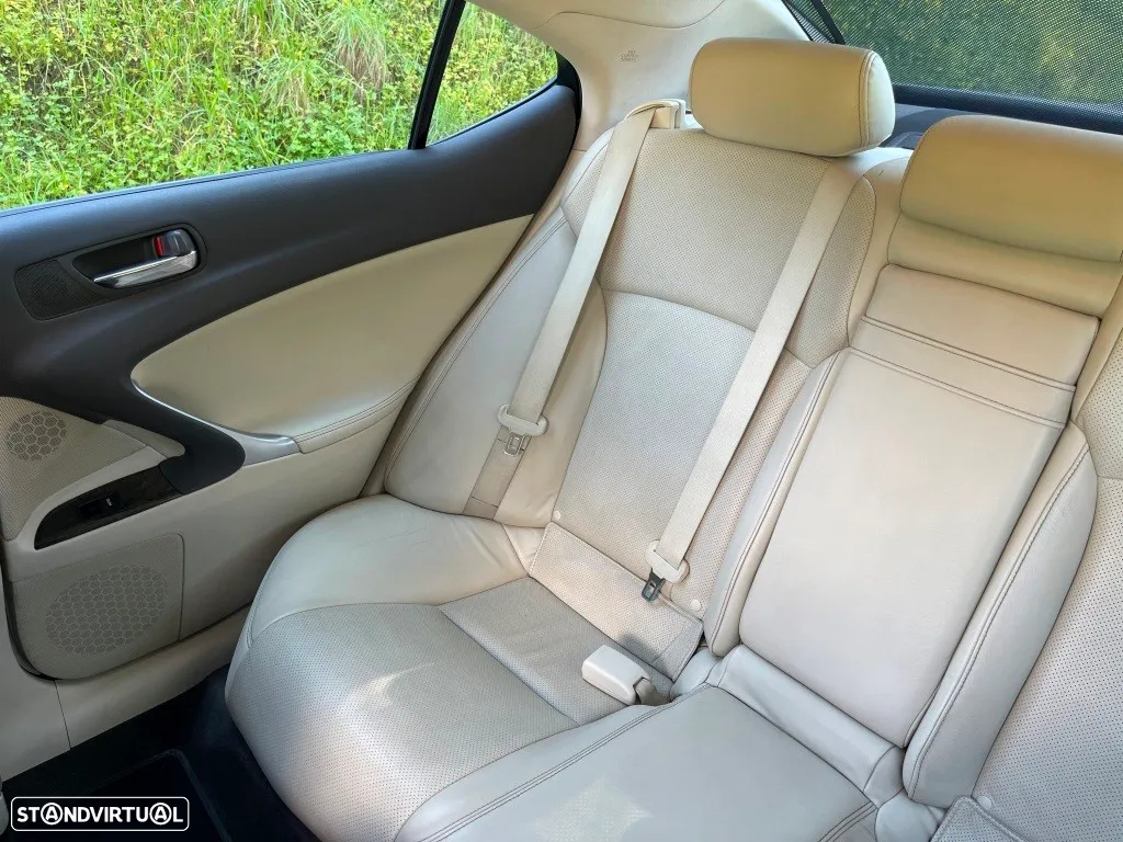 Lexus IS 220 d Sport 58 - 46