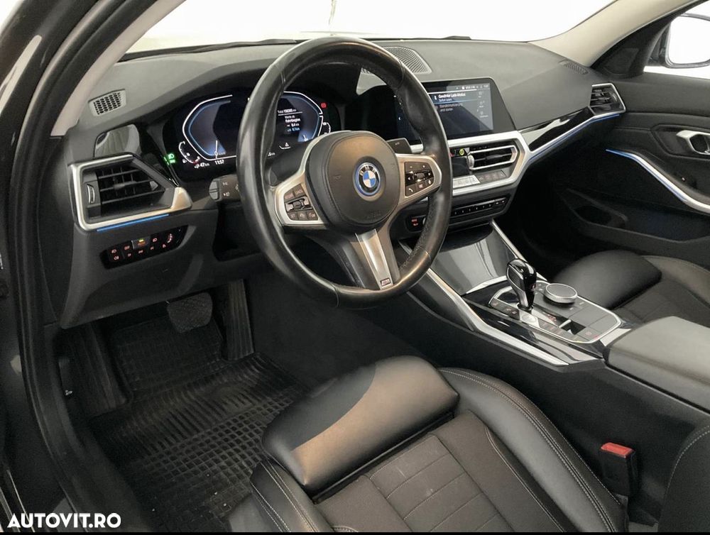 BMW Seria 3 330e Aut. Sport Line - 7