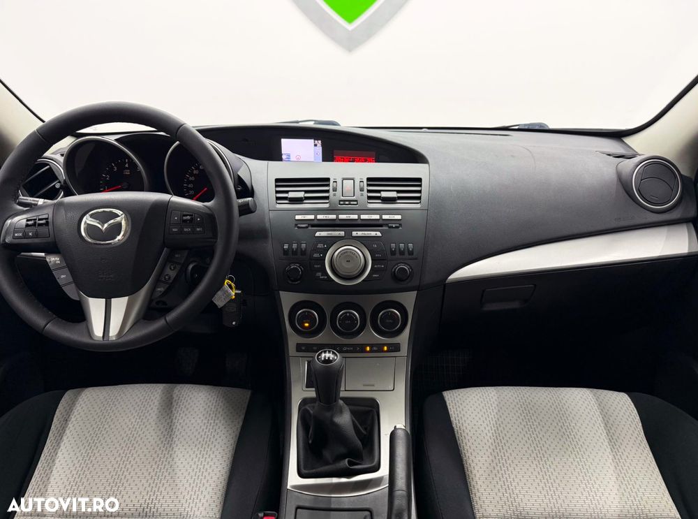 Mazda 3 1.6 MZR 90th Anniversary - 9