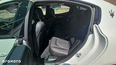 Maserati Ghibli Modena S Q4 - 6