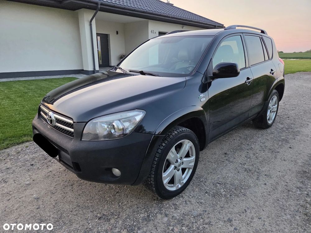 Toyota RAV4 - 1