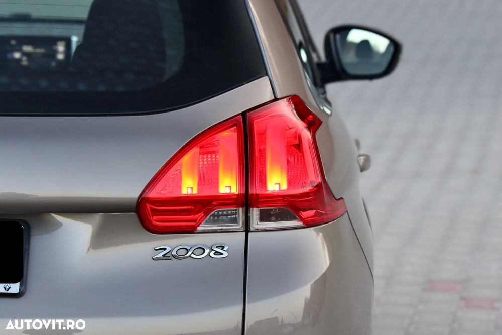 Peugeot 2008 1.2 L PureTech ETG Allure Aut. - 31