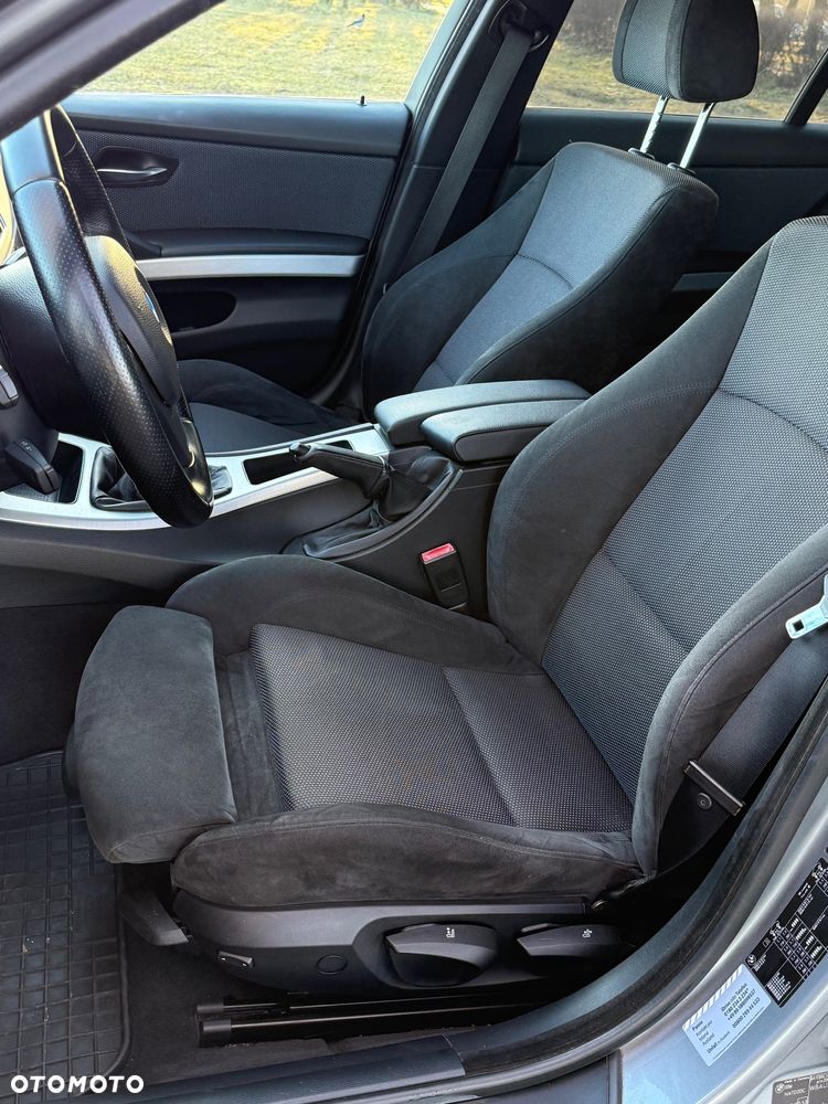 BMW Seria 3 320d - 15