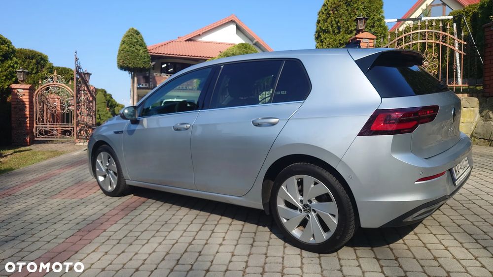 Volkswagen Golf - 6
