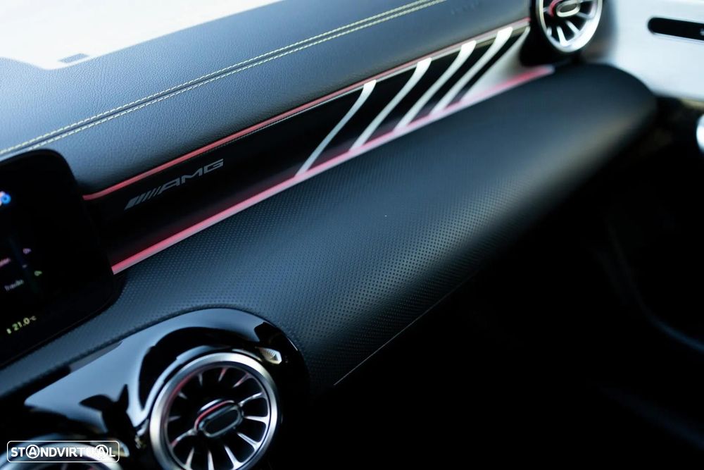Mercedes-Benz CLA 45 AMG S Shooting Brake 4Matic+ - 38