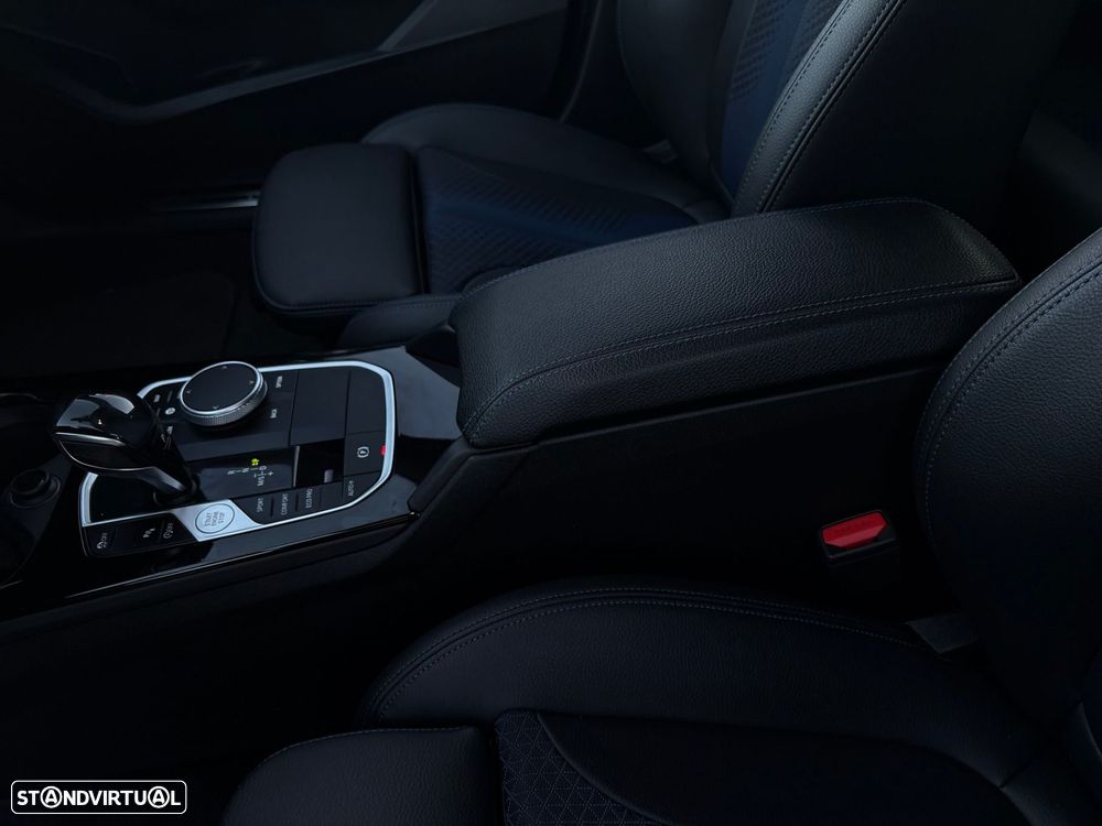 BMW 118 i Pack Desportivo M Auto - 20