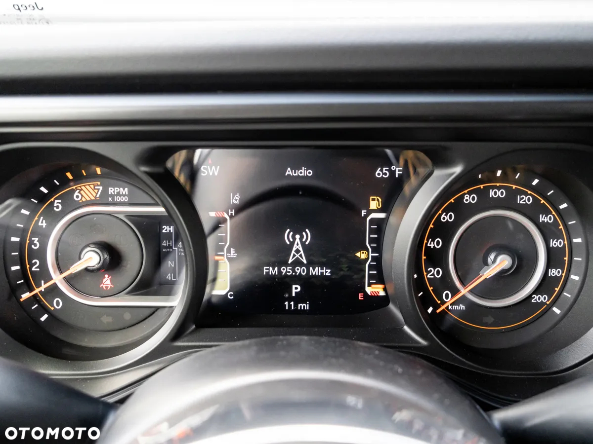 Jeep Wrangler Unlimited GME 2.0 Turbo Sahara - 28