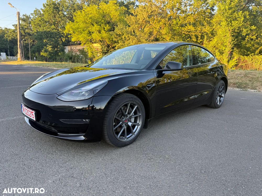 Tesla Model 3 Long Range AWD Premium - 1