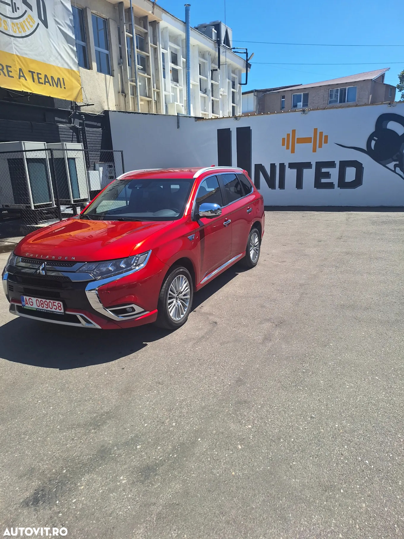Mitsubishi Outlander 2.4 4WD Plug-In Hybrid Top - 2