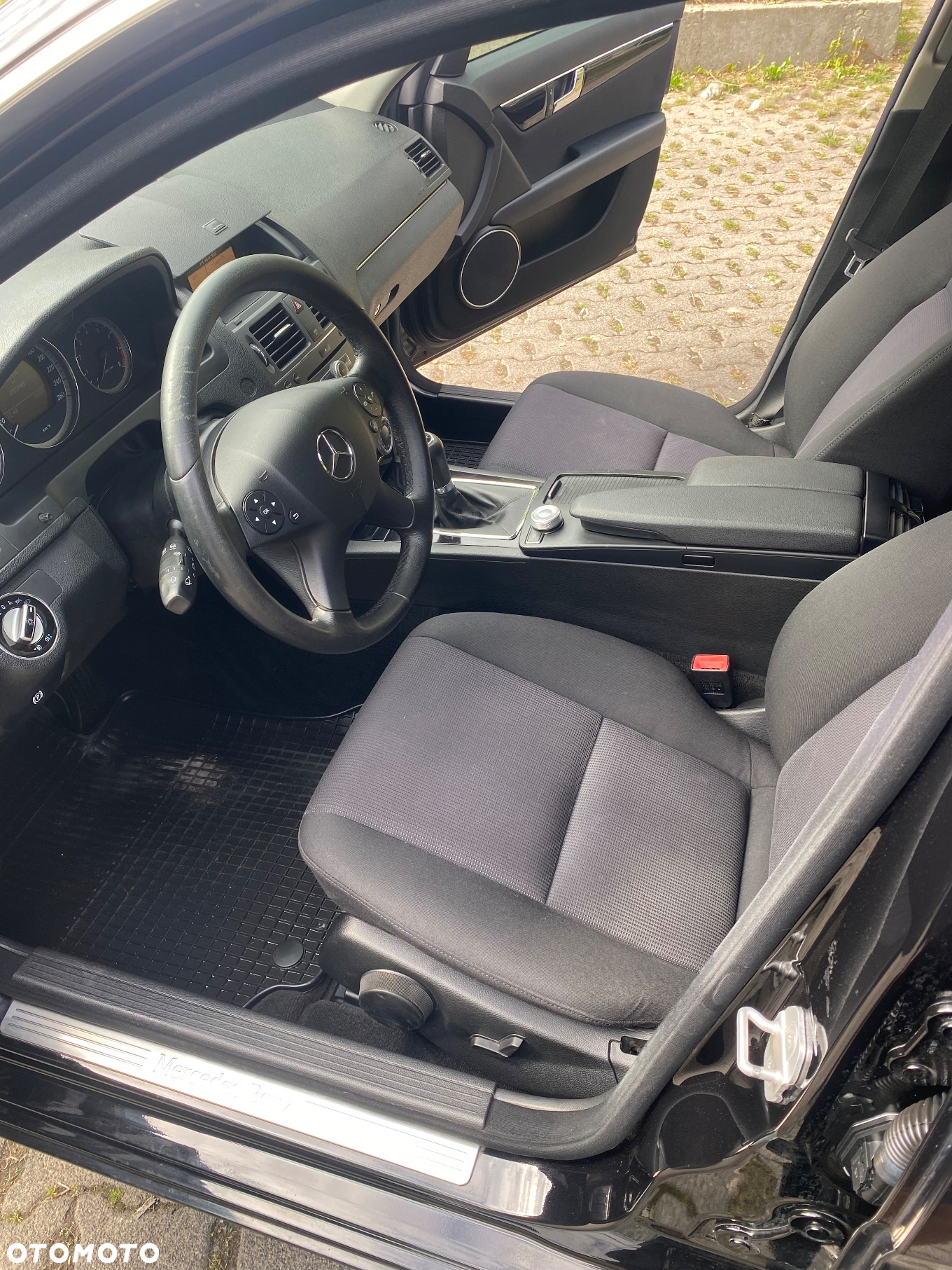 Mercedes-Benz Klasa C 180 T Kompressor BlueEFFICIENCY Elegance - 9