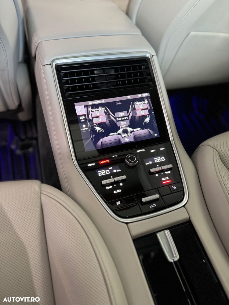 Porsche Panamera 4 E-Hybrid - 16
