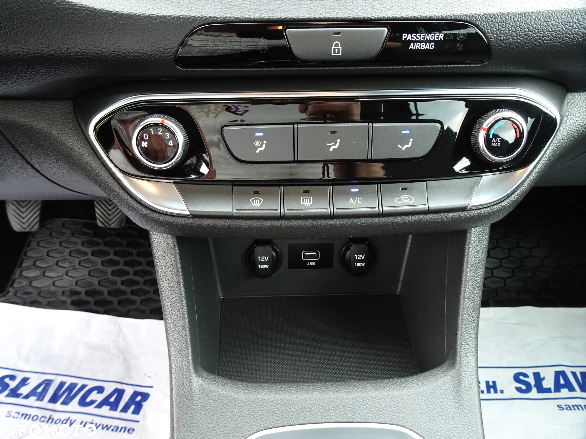 Hyundai i30 1.5 DPI Classic + - 28