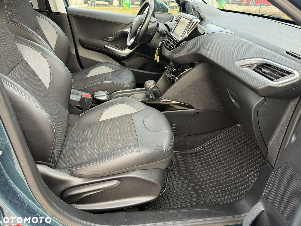 Peugeot 2008 PureTech 110 Stop&Start EAT6 Allure - 34