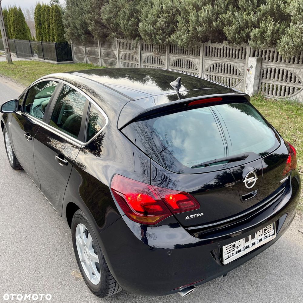 Opel Astra 1.4 Turbo Exklusiv - 33