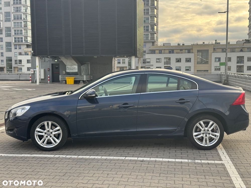 Volvo S60 T4 Momentum - 8