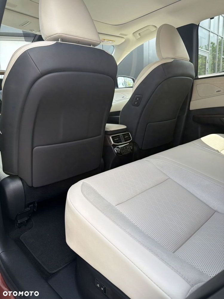 Lexus RX 450h+ Omotenashi - 25