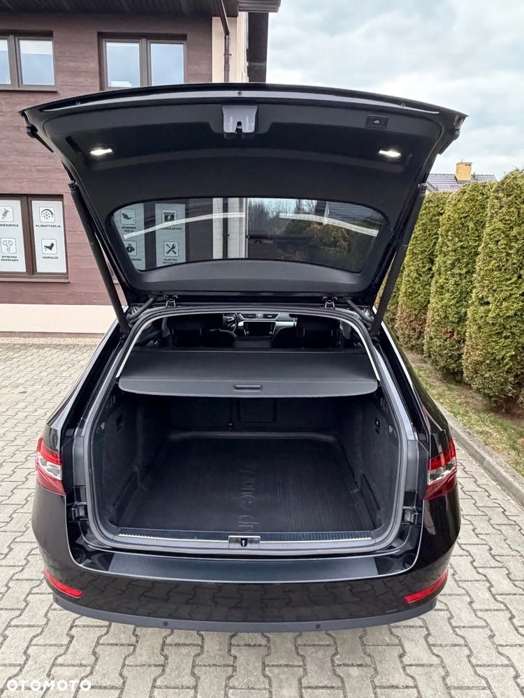 Skoda Superb 2.0 TDI L&K DSG - 11