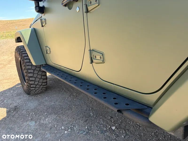 Jeep Wrangler - 12