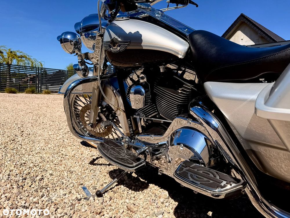 Harley-Davidson Touring Road King - 21