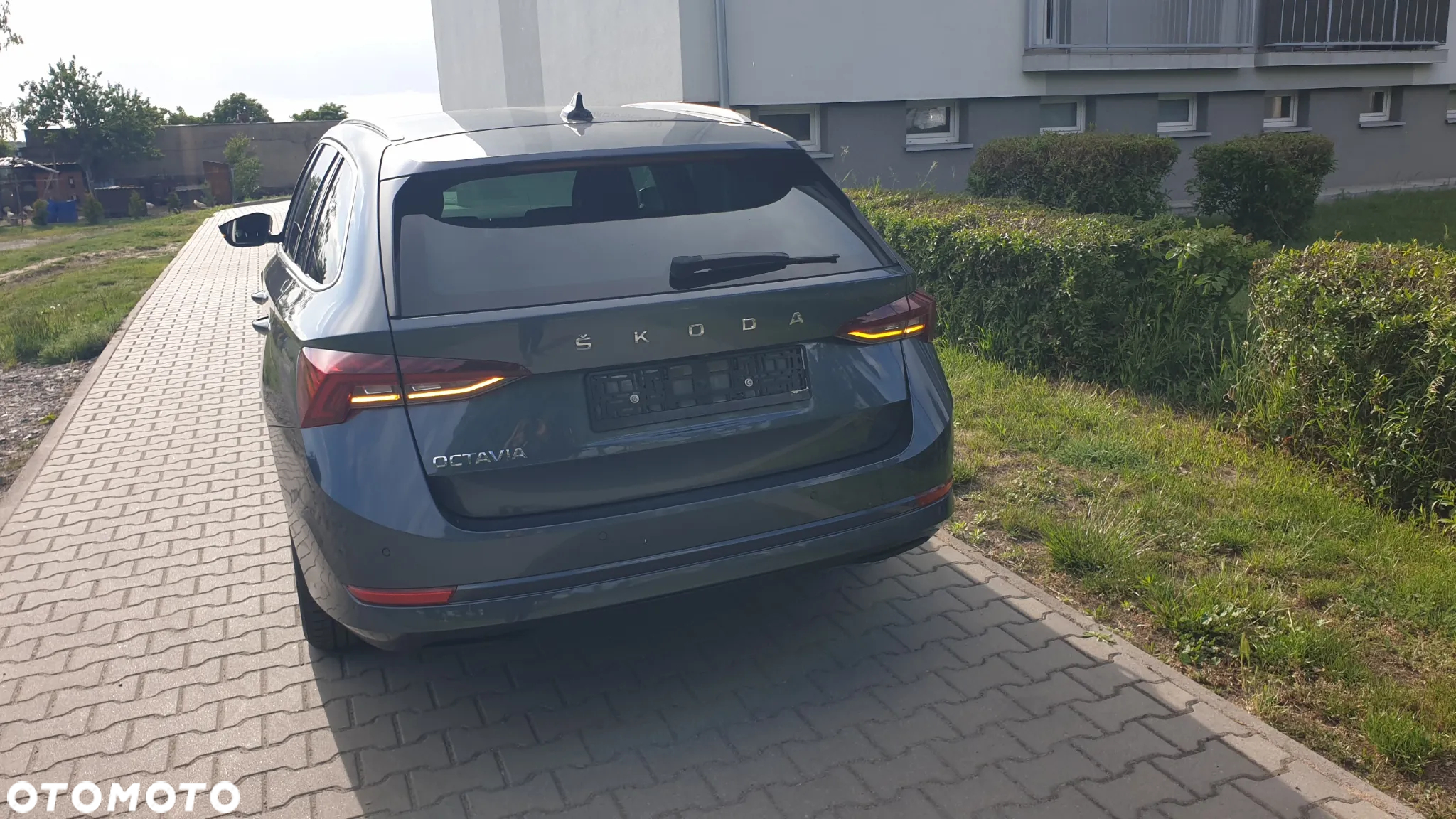 Skoda Octavia 2.0 TDI DSG Ambition - 9