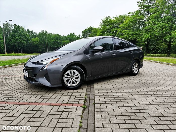 Toyota Prius - 3