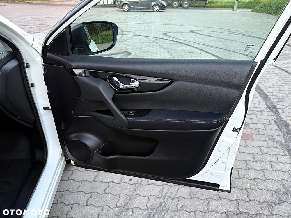 Nissan Qashqai 1.3 DIG-T N-Connecta - 30