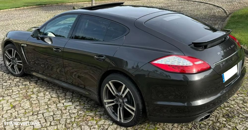Porsche Panamera Platinum Edition - 4