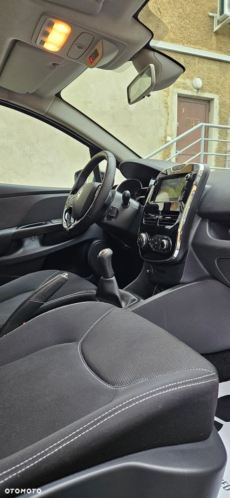 Renault Clio 1.2 16V 75 Expression - 13
