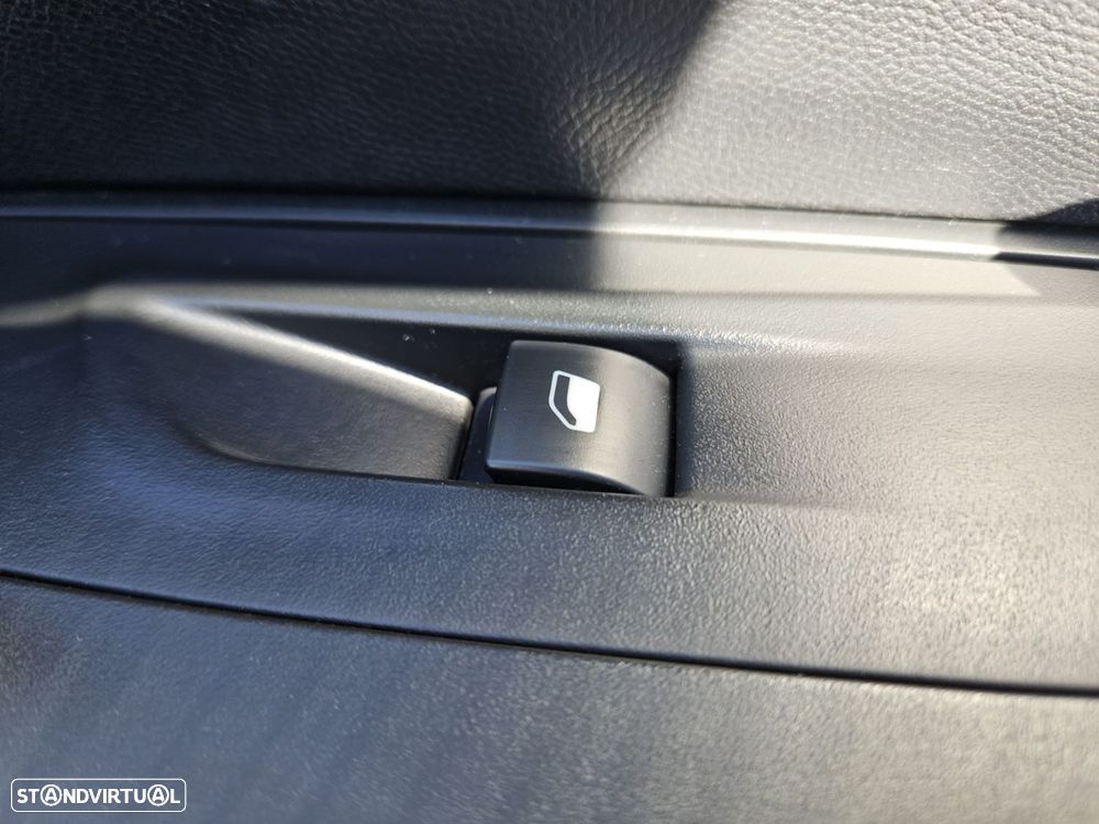 Peugeot 2008 1.2 PureTech Active Pack - 45