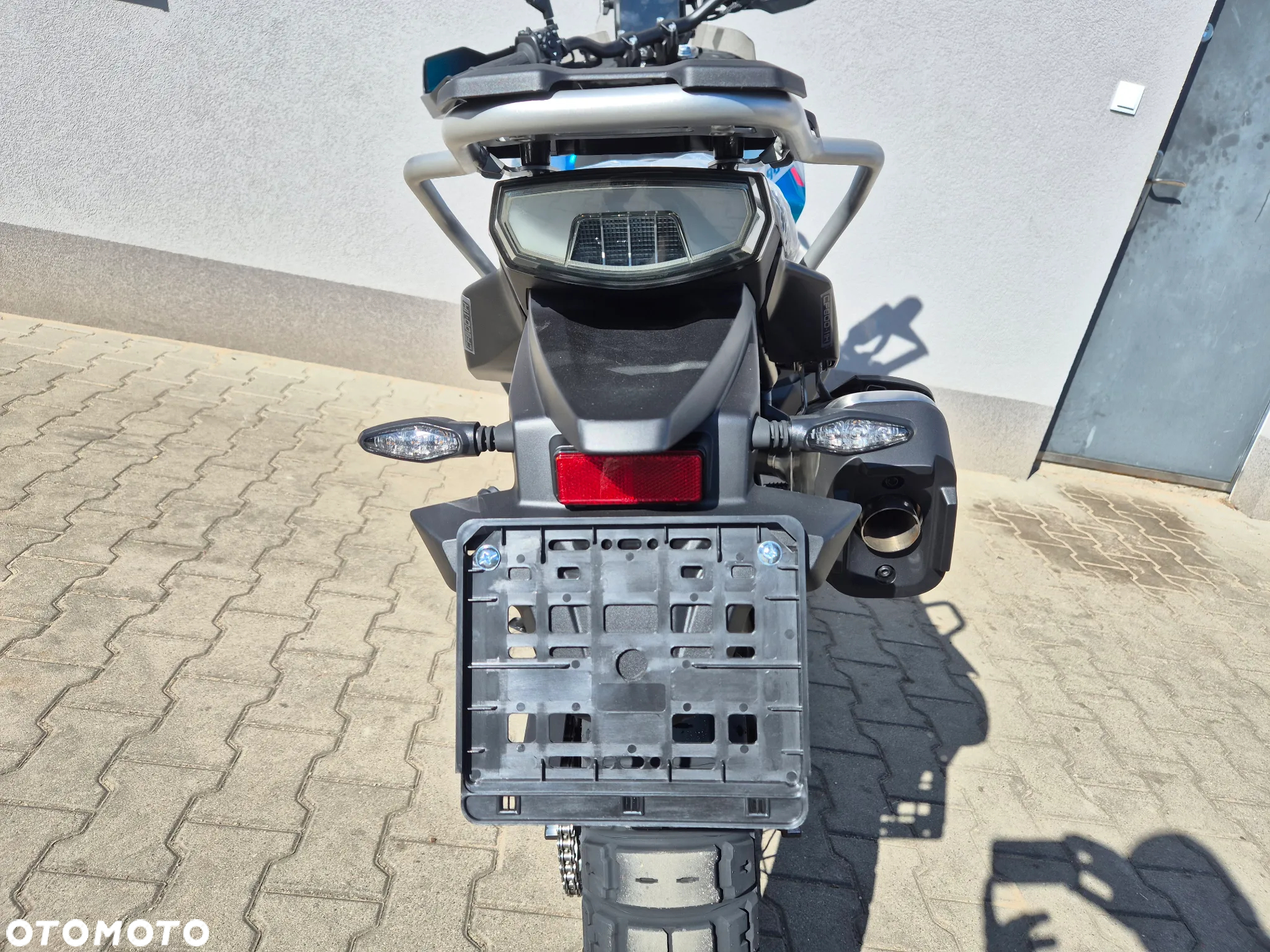 CFMoto MT - 18