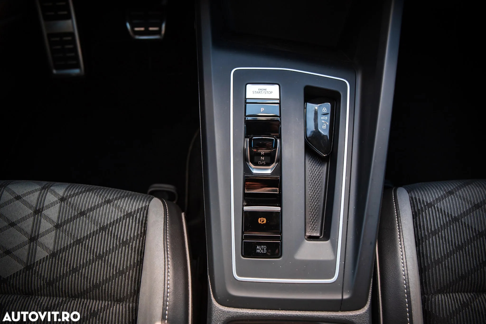 Volkswagen Golf 2.0 TDI DSG R-Line - 8