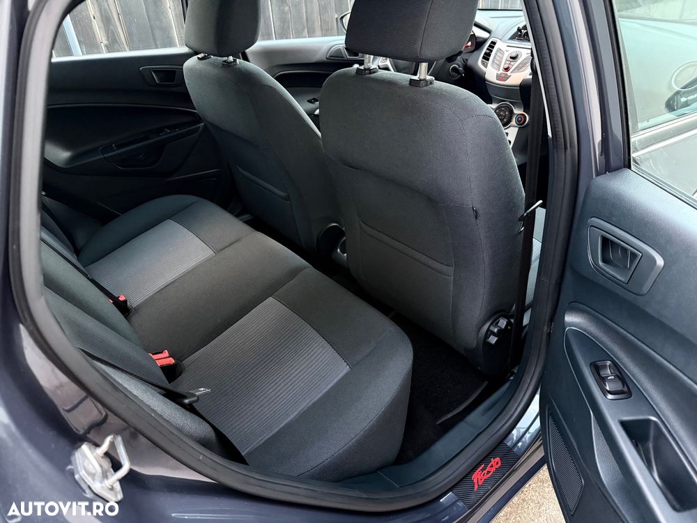 Ford Fiesta 1.6 TDCI Champions Edition - 9