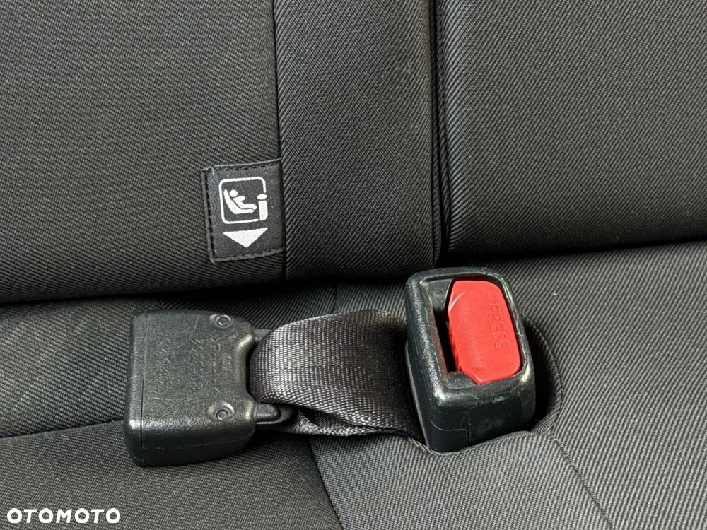 Toyota Yaris - 25