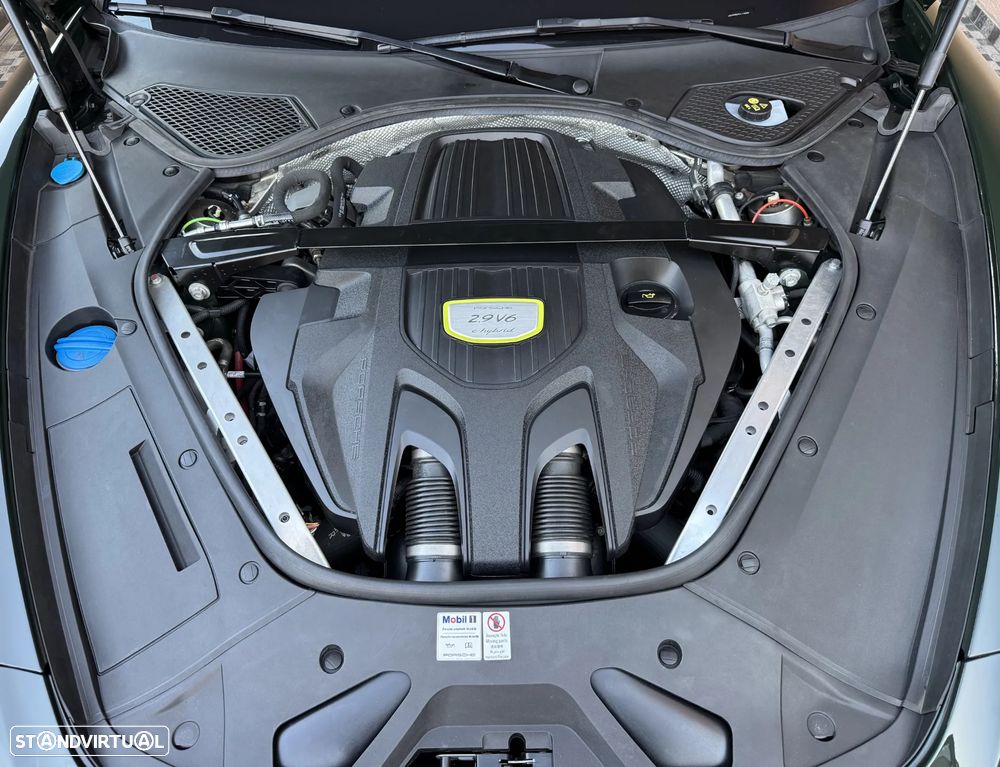Porsche Panamera Sport Turismo 4 E-Hybrid - 36