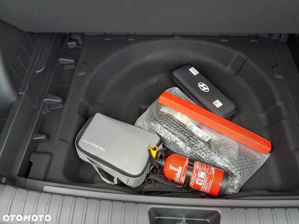 Hyundai Kona 65kWh Executive - 14