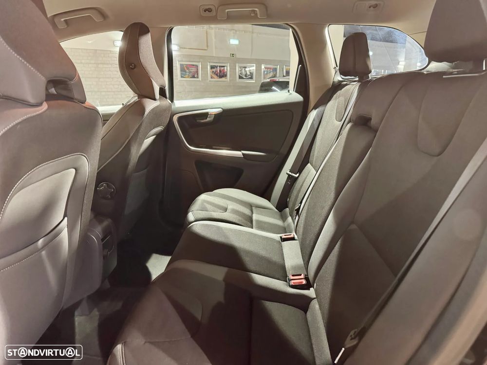 Volvo XC 60 2.0 D4 Momentum - 14