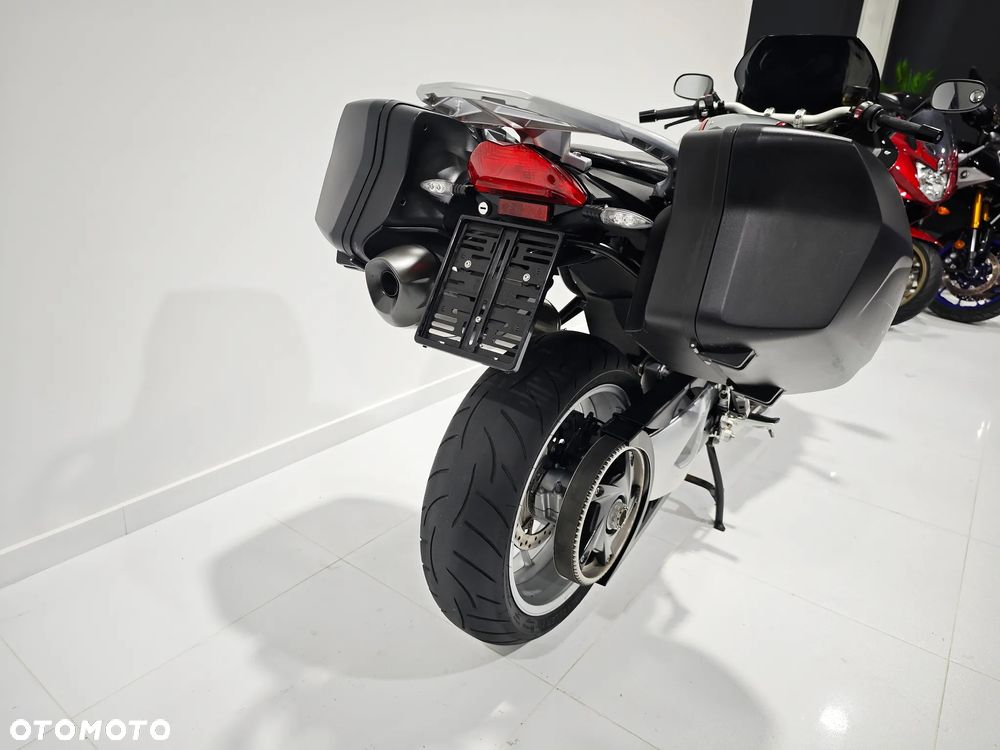 BMW F - 10