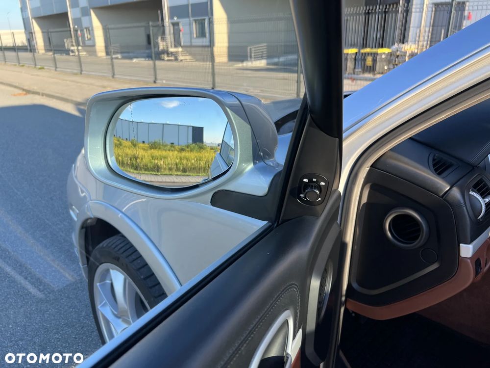 Porsche Cayenne - 16