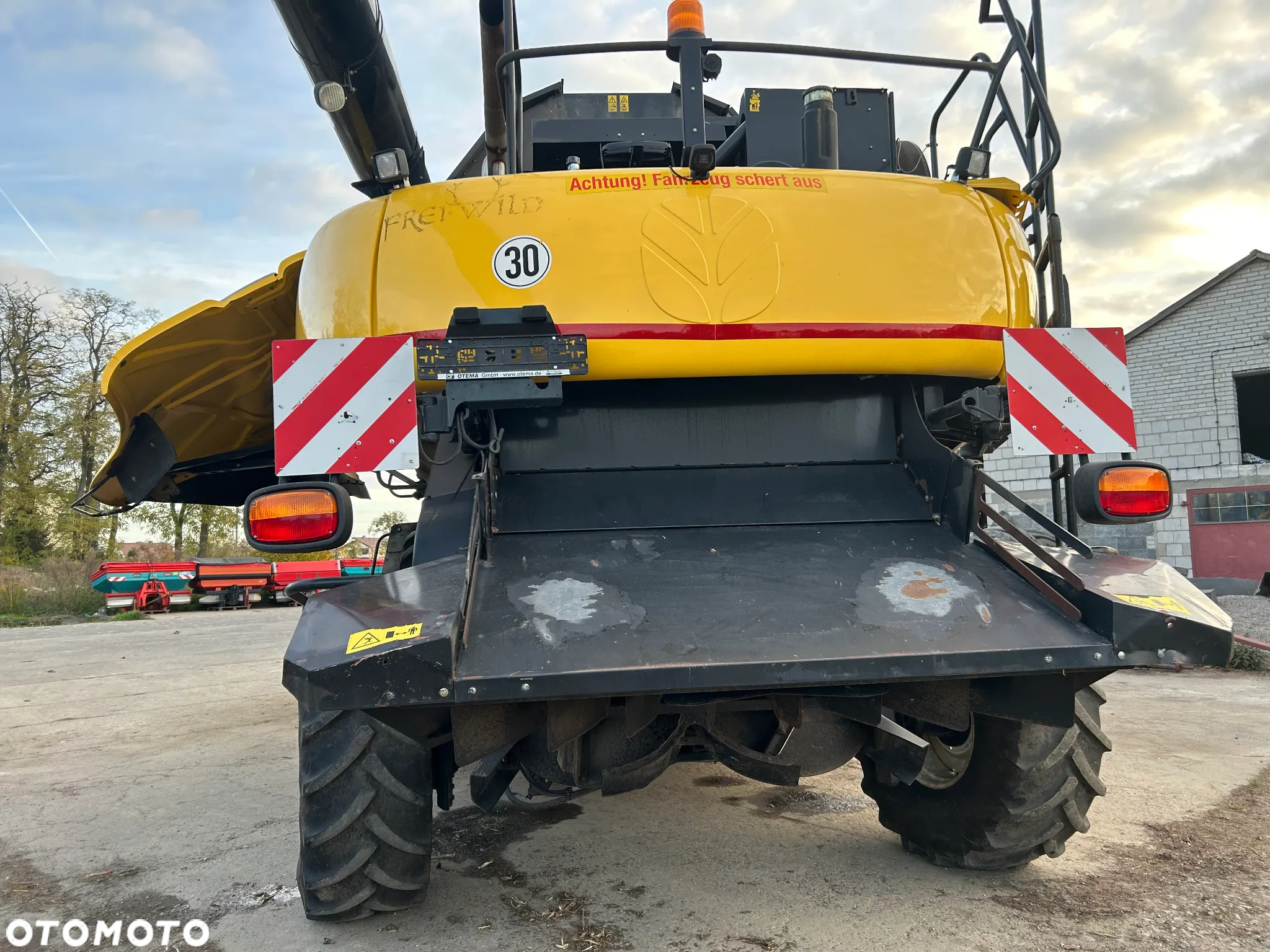 New Holland CR9070 ELEVATION - 12
