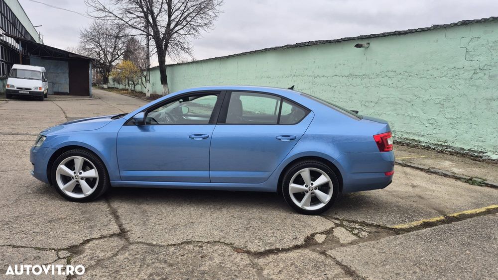 Skoda Octavia 2.0 TDI Green tec DSG Elegance - 8