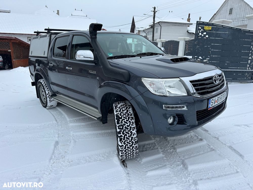 Toyota Hilux - 1