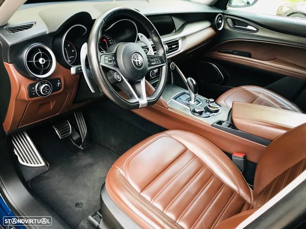 Alfa Romeo Stelvio 2.2 D Estrema Q4 AT8 - 17