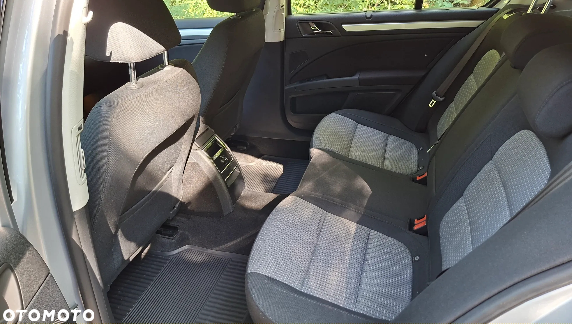 Skoda Superb 1.8 TSI Ambition DSG - 14