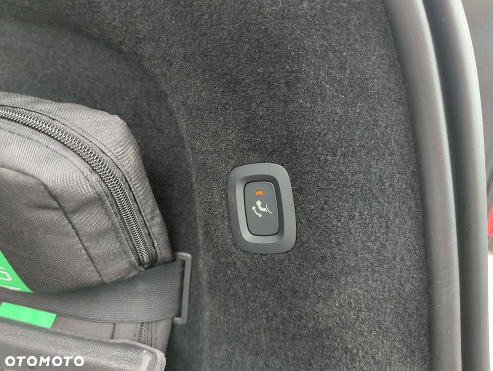 Volvo V90 Cross Country - 19