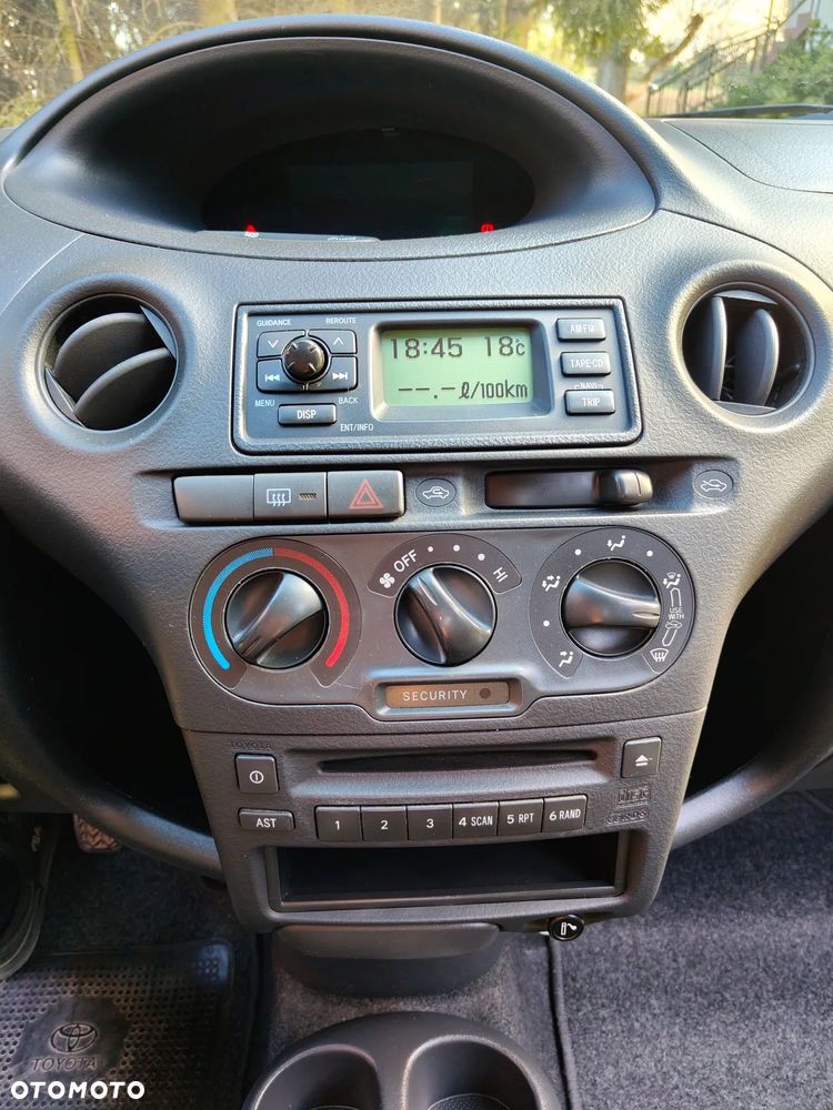 Toyota Yaris 1.3 Luna - 9