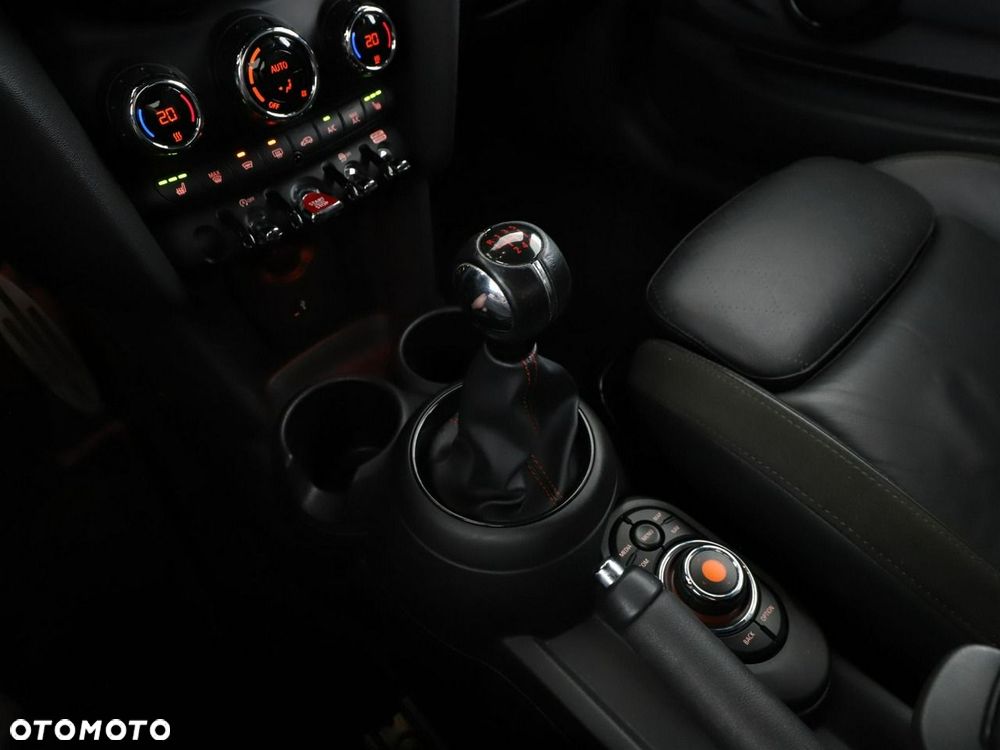 MINI Cooper Standard - 28