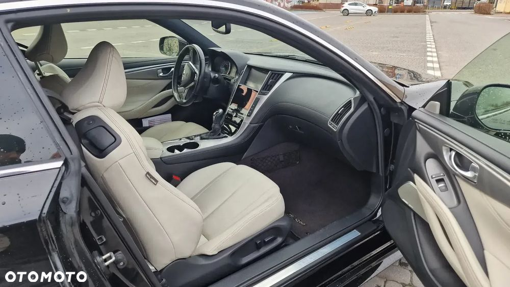 Infiniti Q60 2.0t Coupe Premium Tech - 11