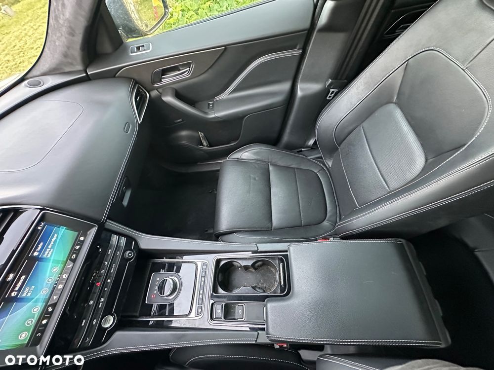 Jaguar F-Pace 3.0 V6 AWD S - 8