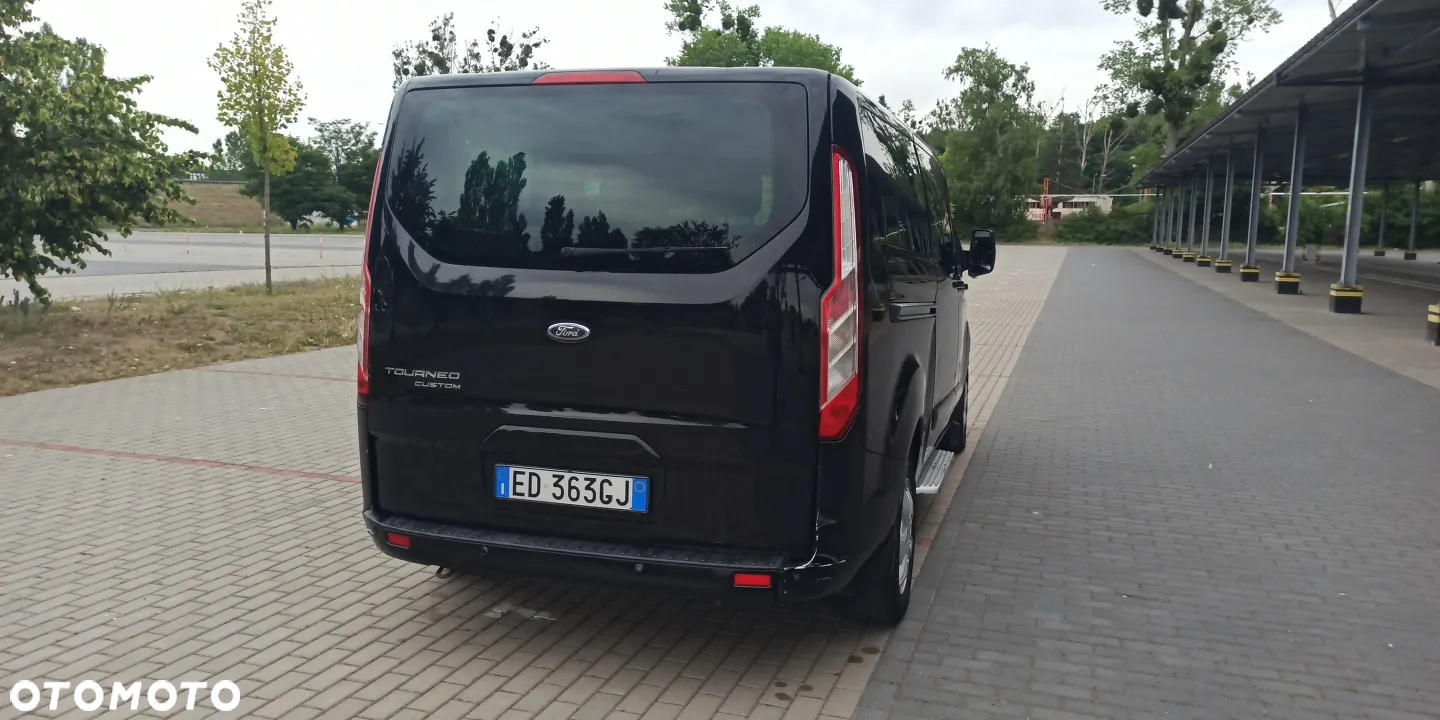 Ford Tourneo Custom - 8