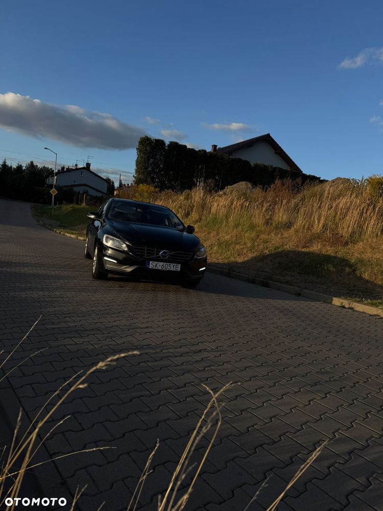 Volvo V60 D2 Kinetic - 1